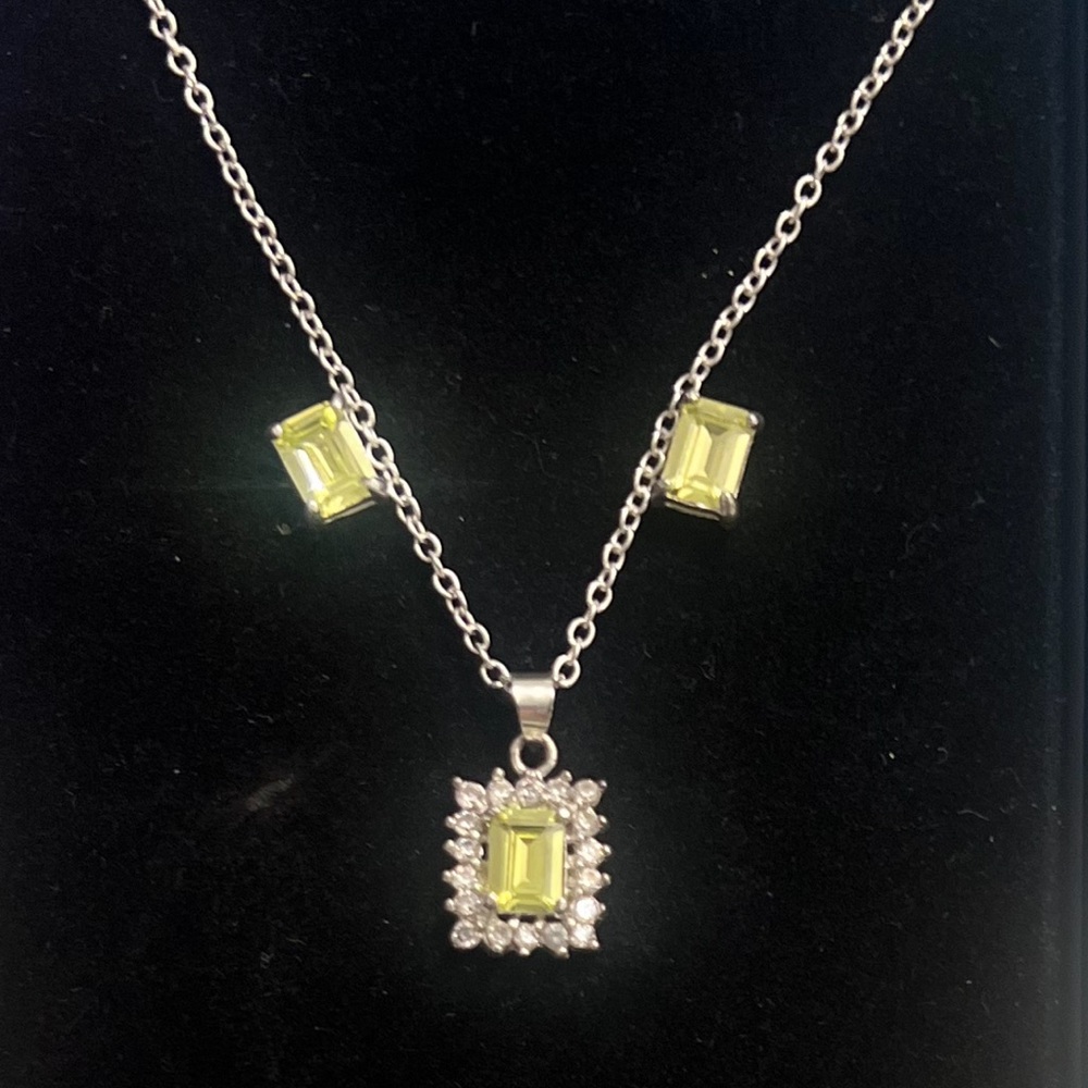 Sterling silver necklace earring set New in box
